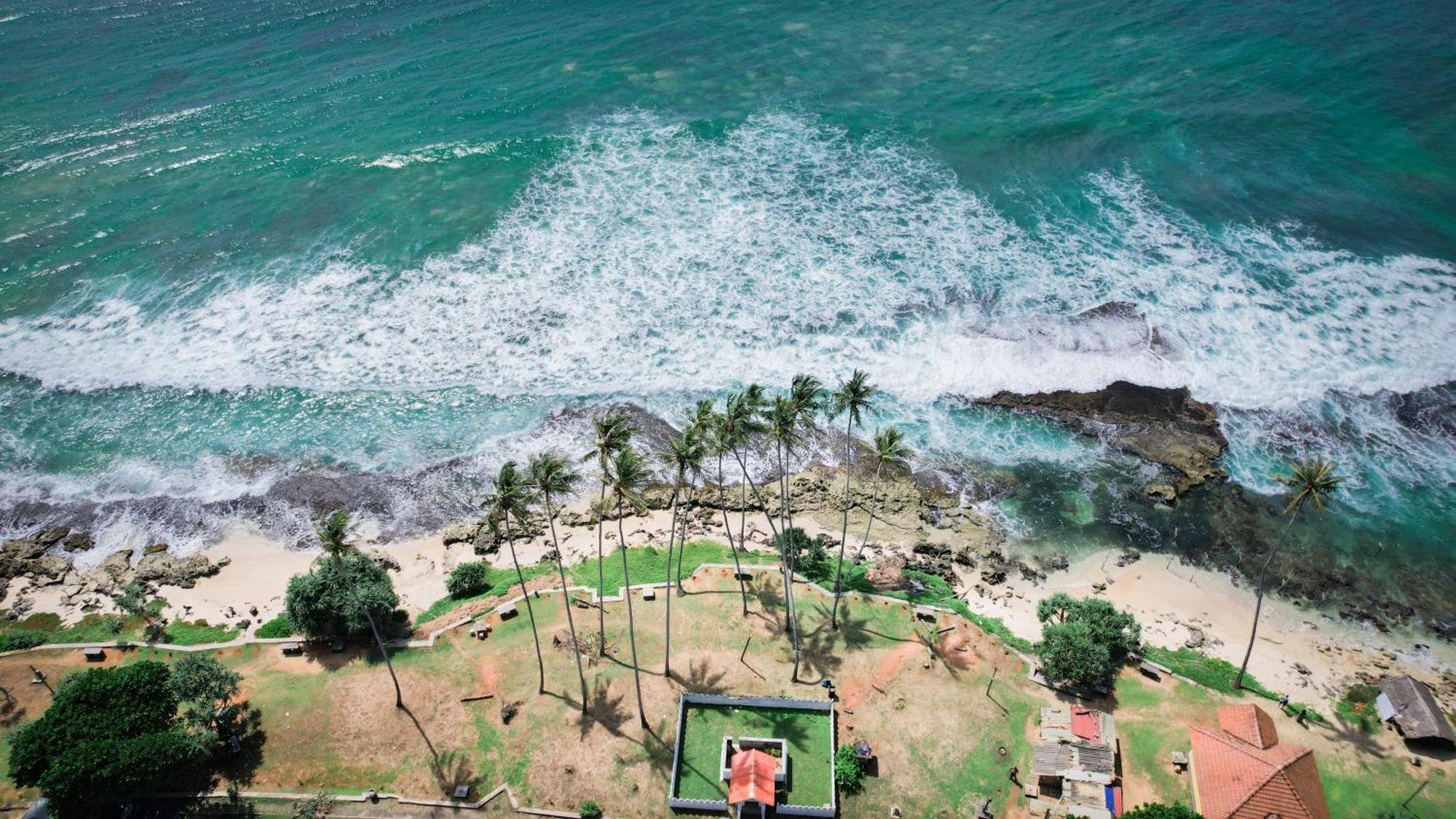 Teya Beach Hotel Ahangama Exterior foto