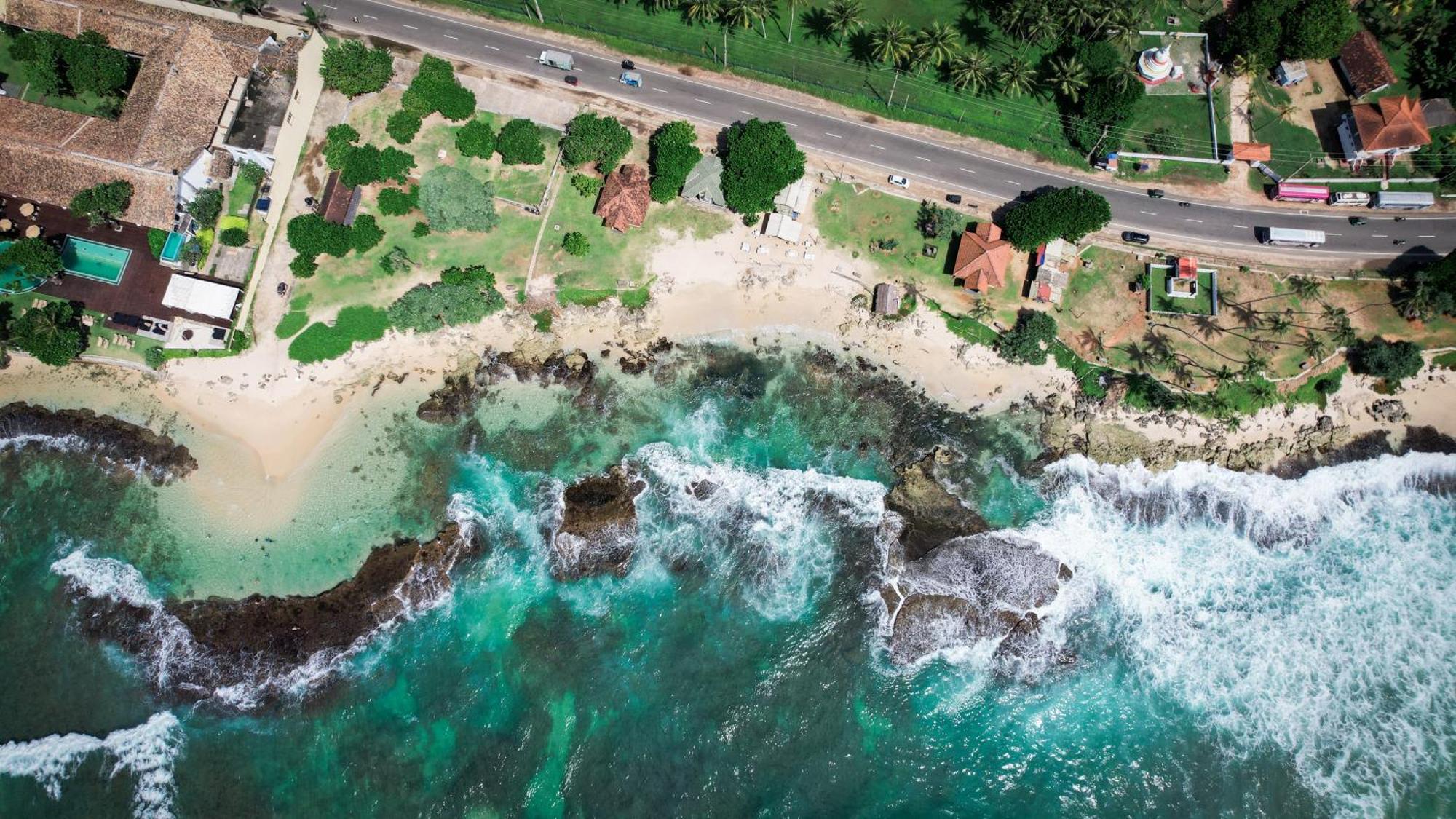 Teya Beach Hotel Ahangama Exterior foto