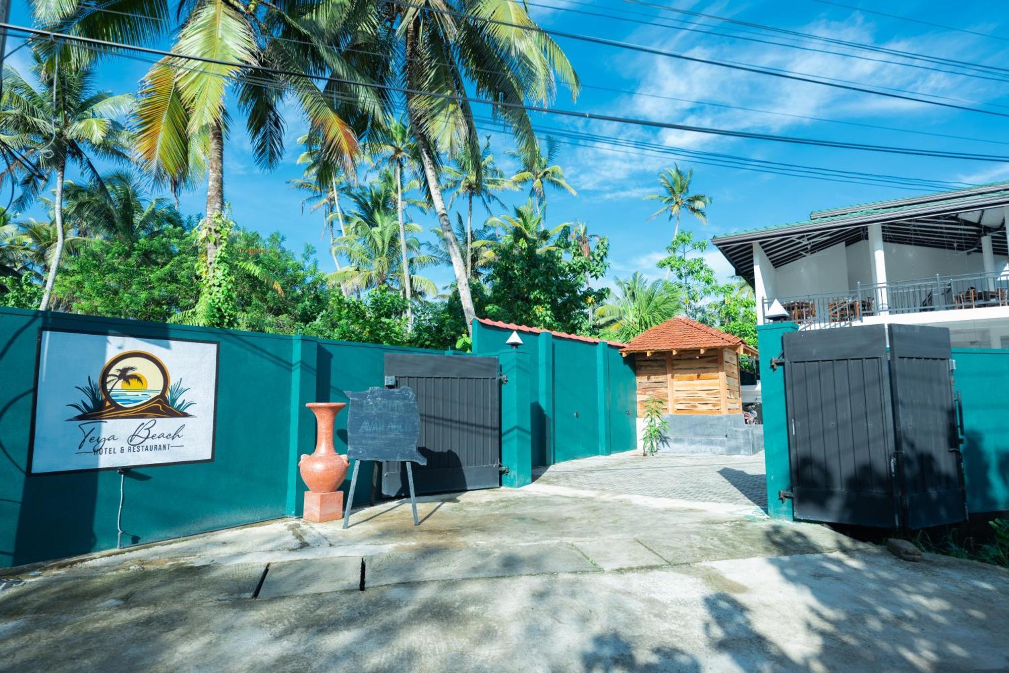 Teya Beach Hotel Ahangama Exterior foto