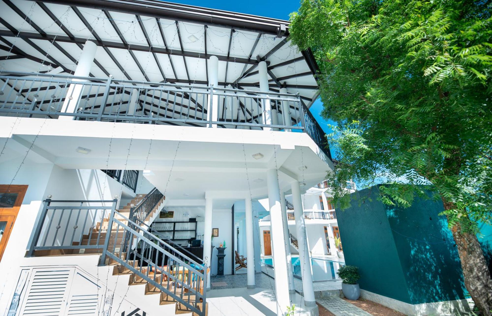 Teya Beach Hotel Ahangama Exterior foto