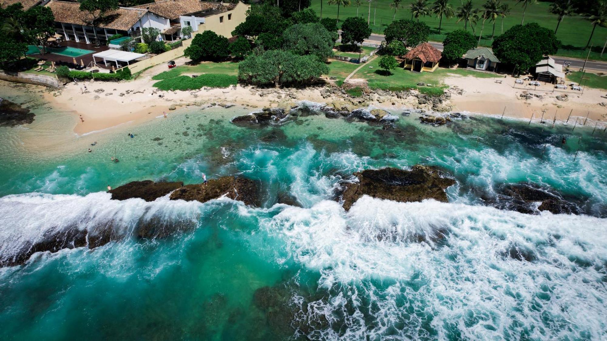 Teya Beach Hotel Ahangama Exterior foto